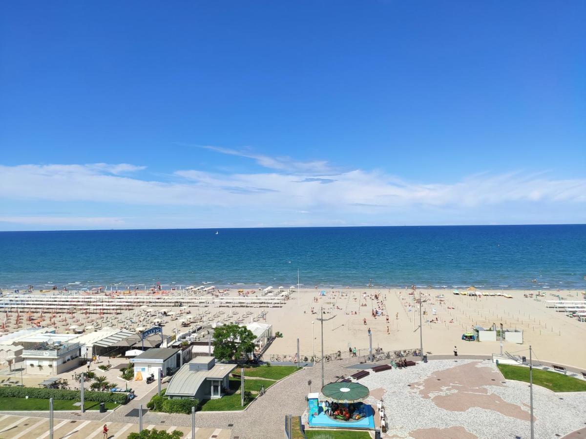 Hotel Baltic Riccione Esterno foto