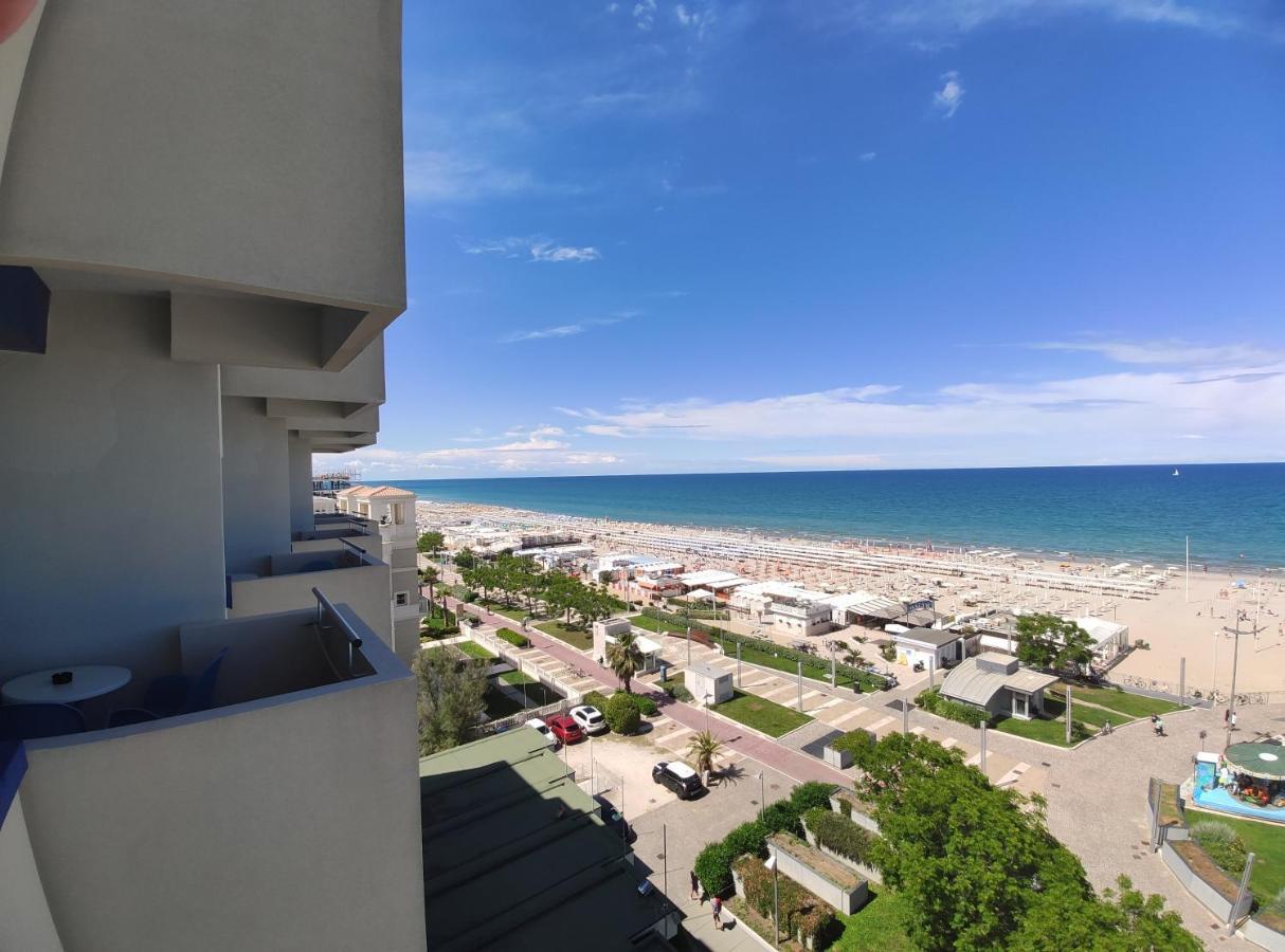 Hotel Baltic Riccione Esterno foto
