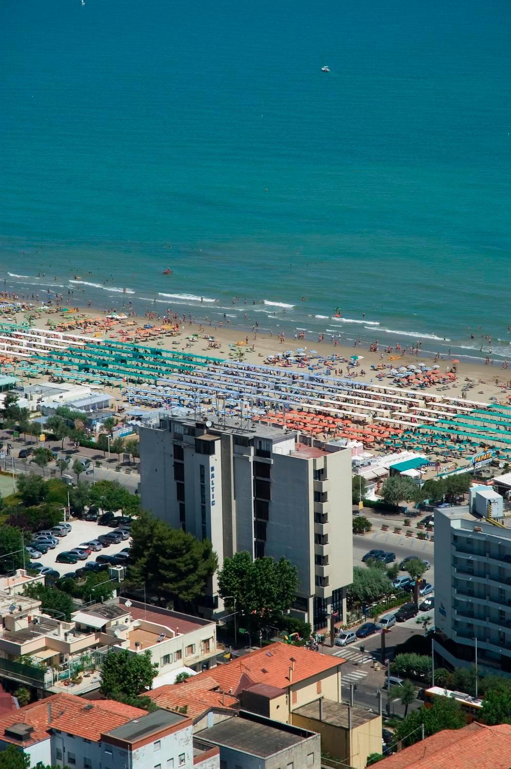 Hotel Baltic Riccione Esterno foto