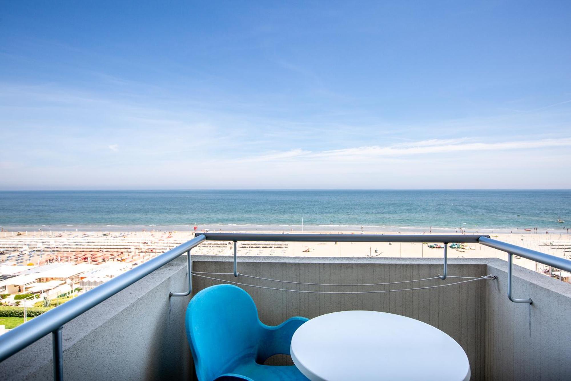 Hotel Baltic Riccione Esterno foto