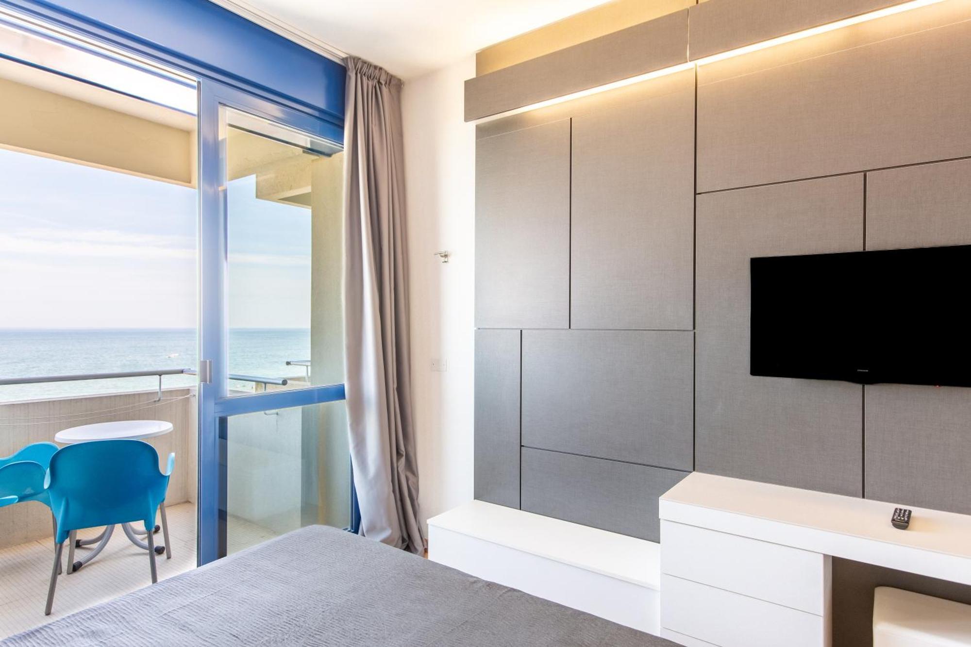 Hotel Baltic Riccione Esterno foto