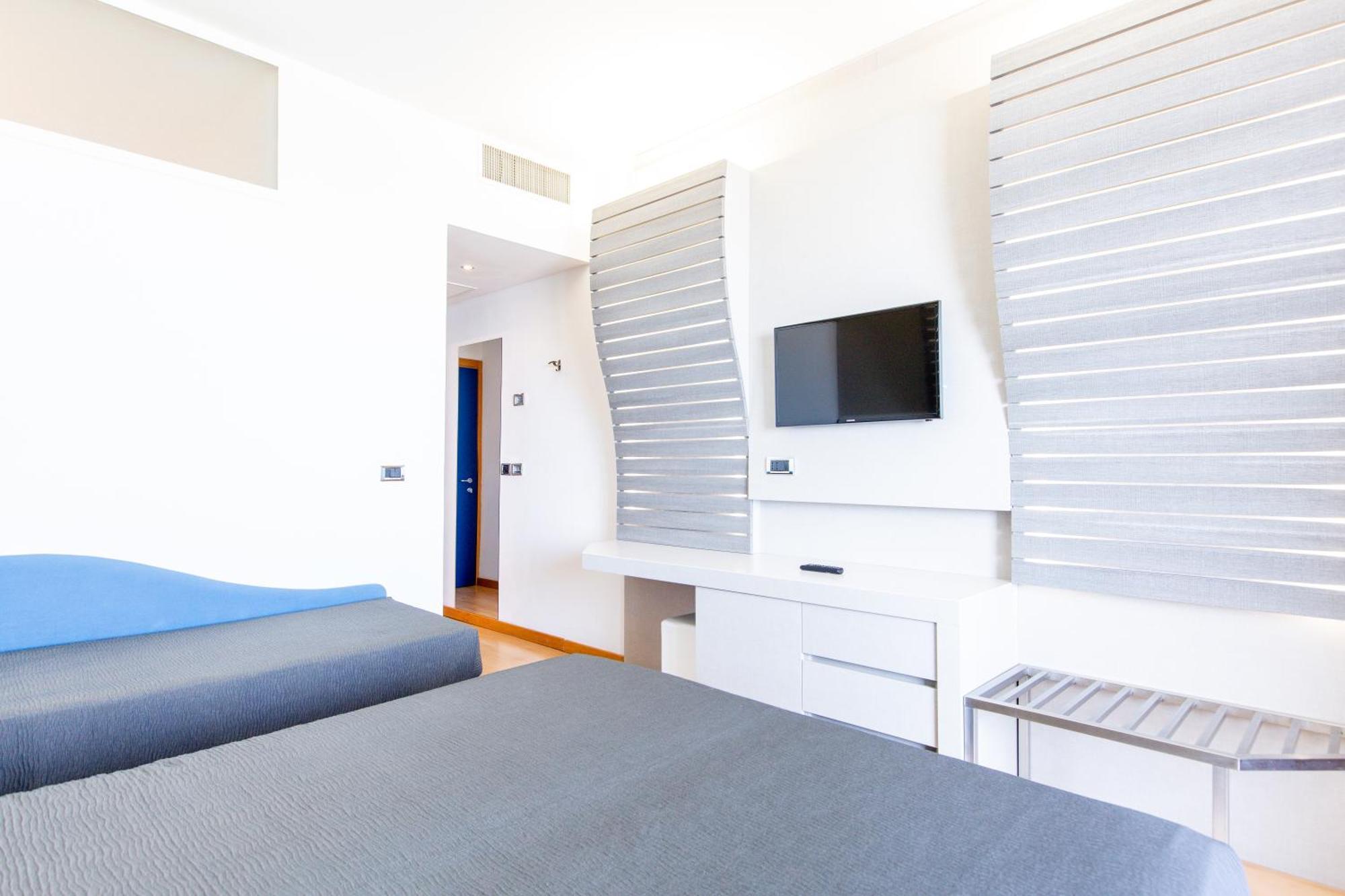 Hotel Baltic Riccione Esterno foto