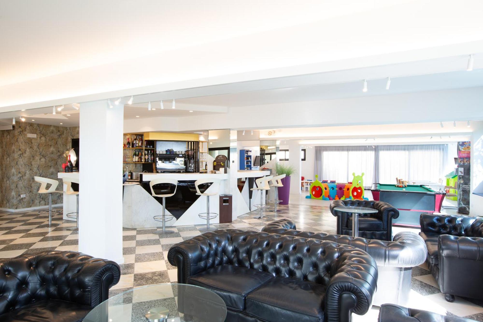 Hotel Baltic Riccione Esterno foto