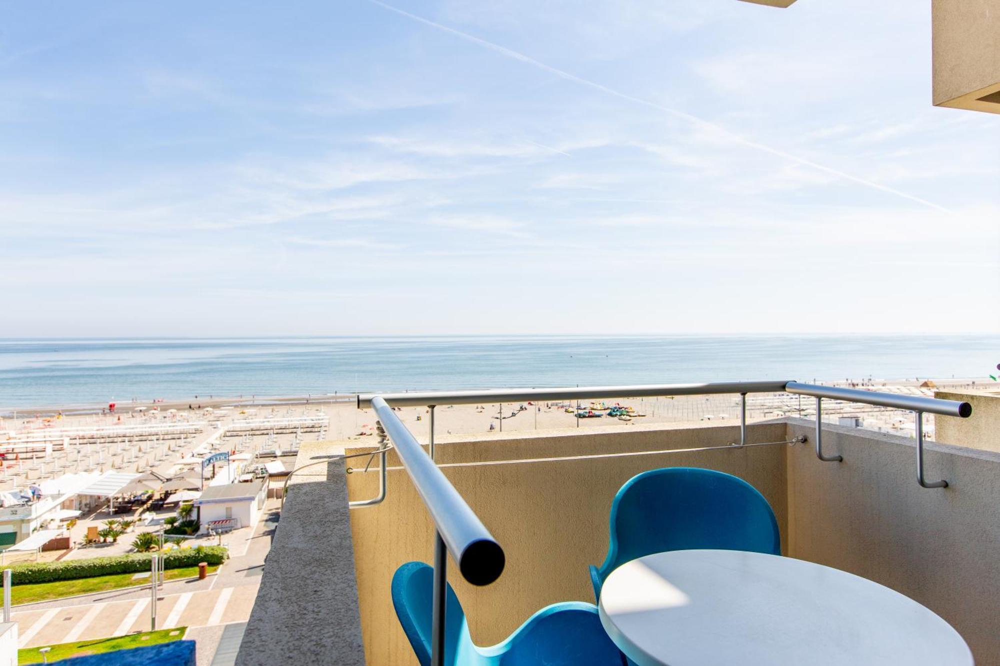 Hotel Baltic Riccione Esterno foto
