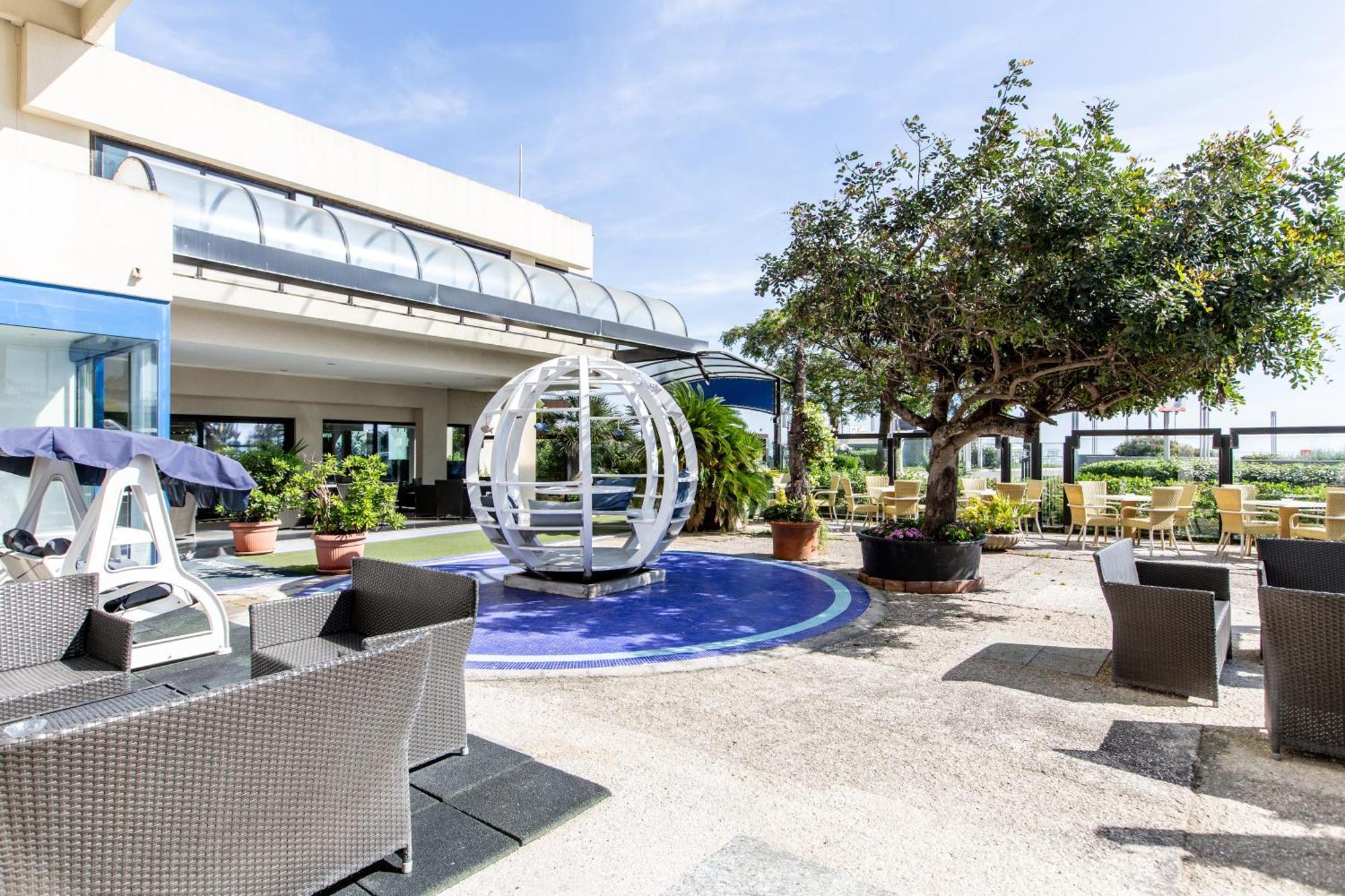 Hotel Baltic Riccione Esterno foto