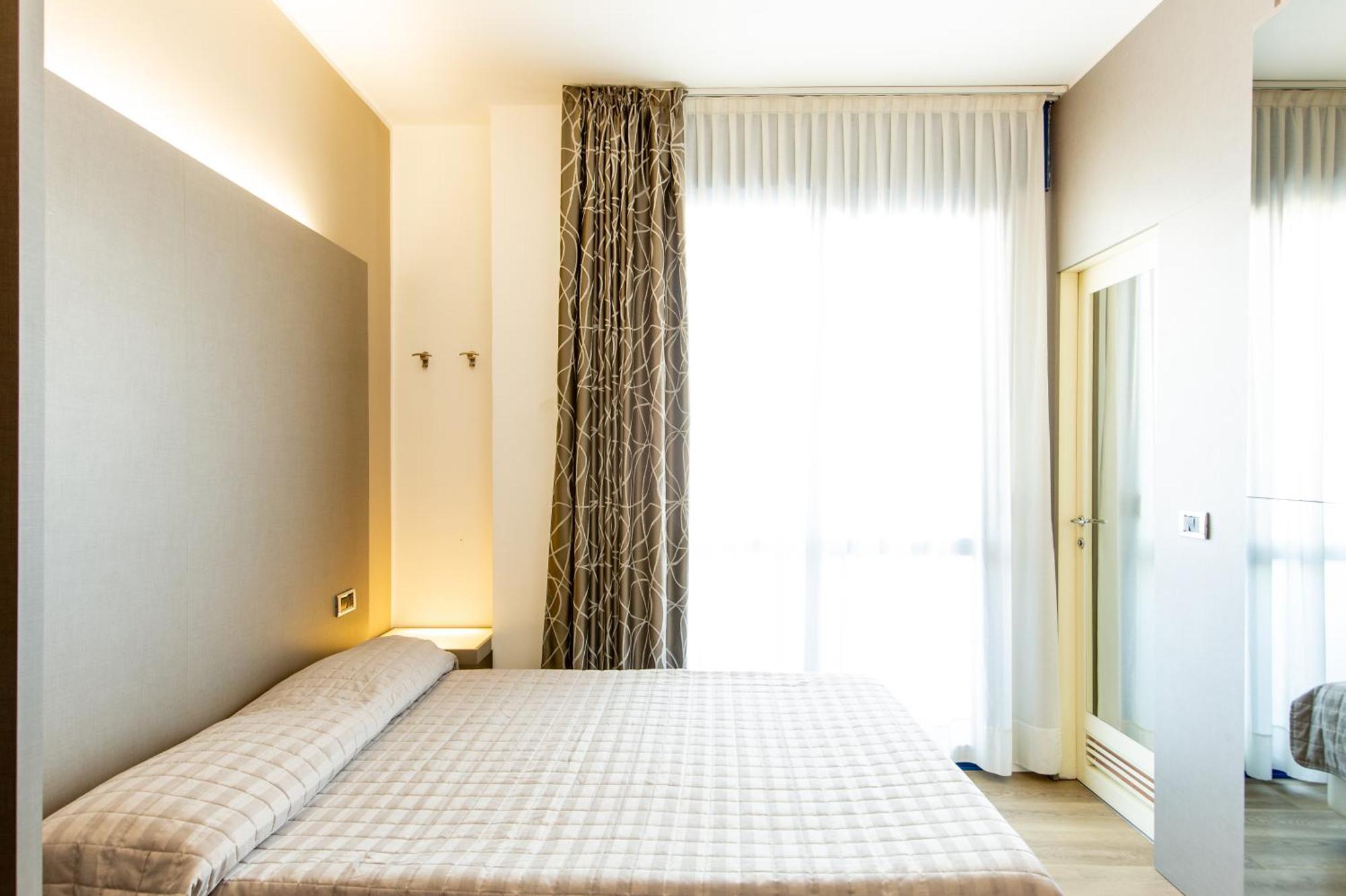 Hotel Baltic Riccione Esterno foto