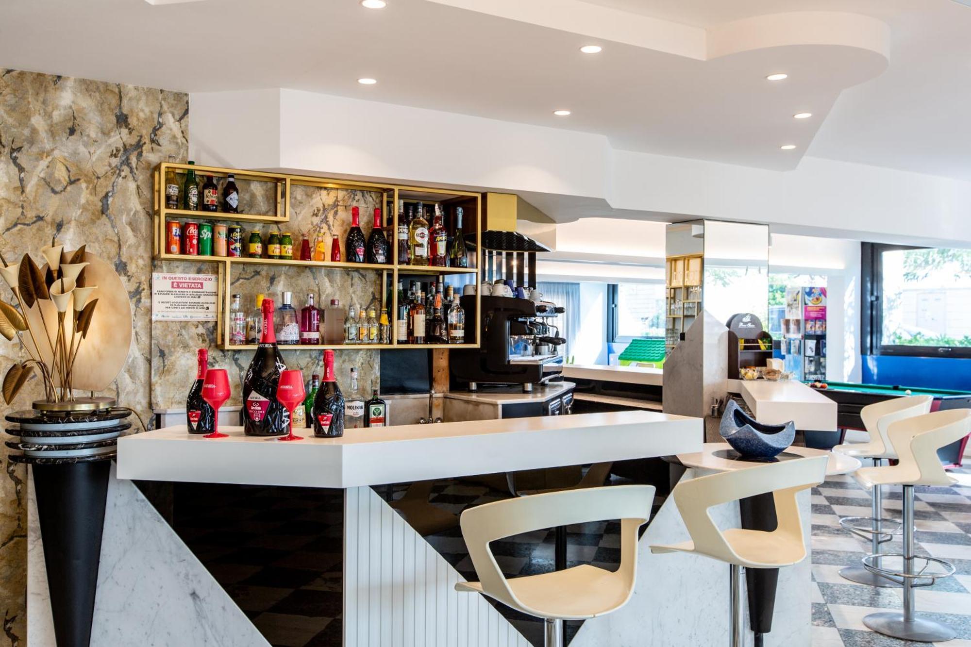 Hotel Baltic Riccione Esterno foto