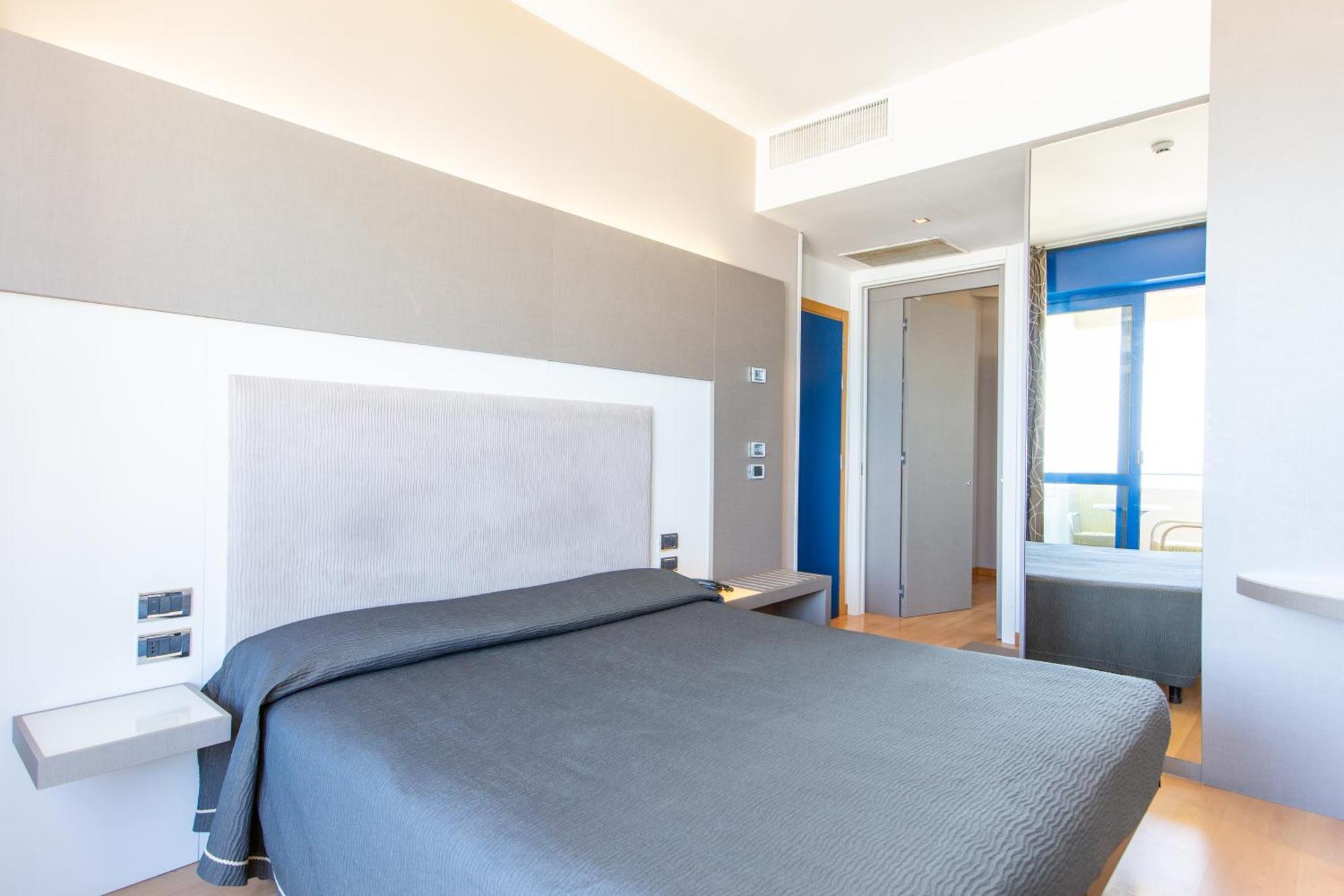 Hotel Baltic Riccione Esterno foto