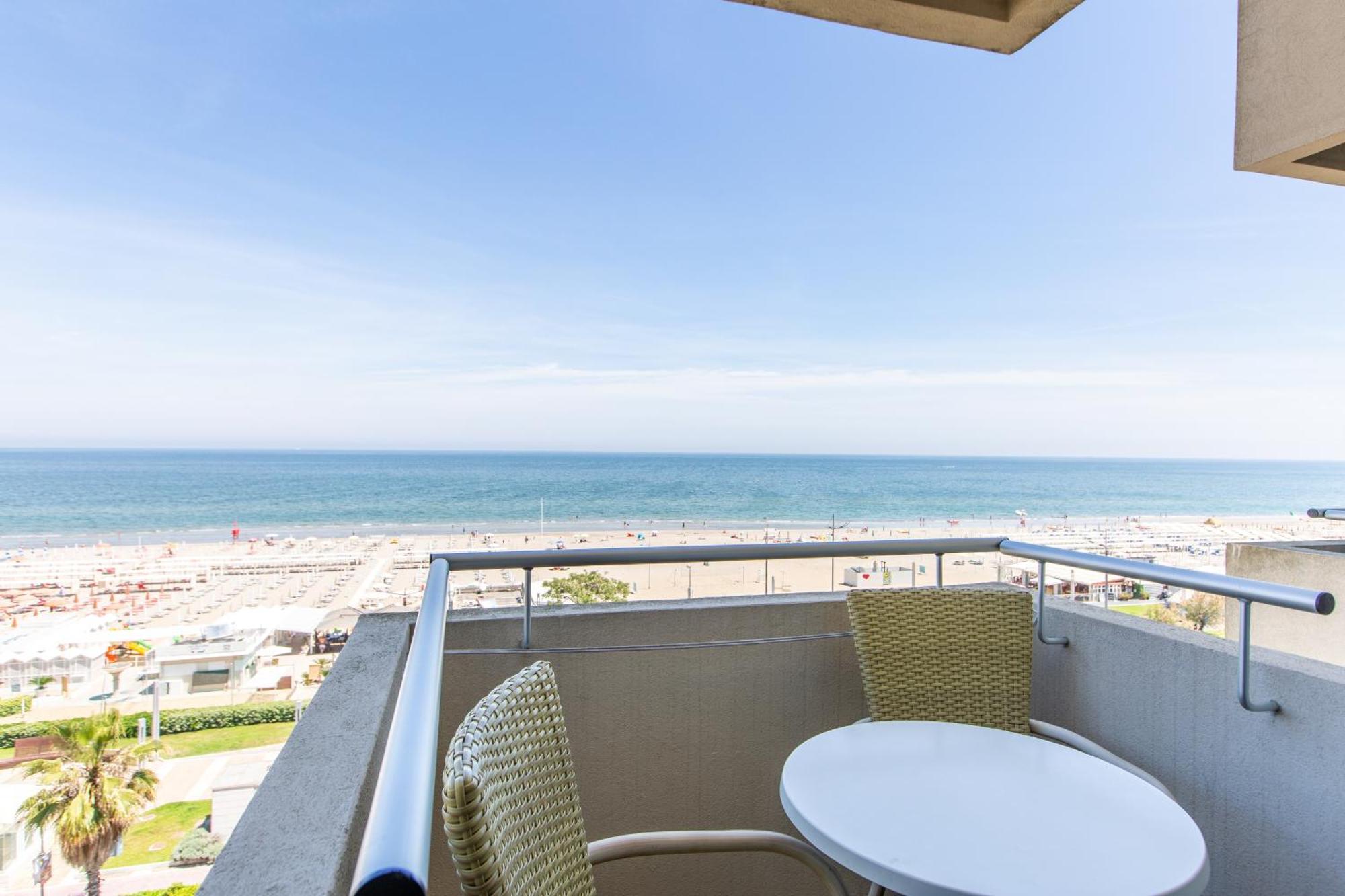 Hotel Baltic Riccione Esterno foto
