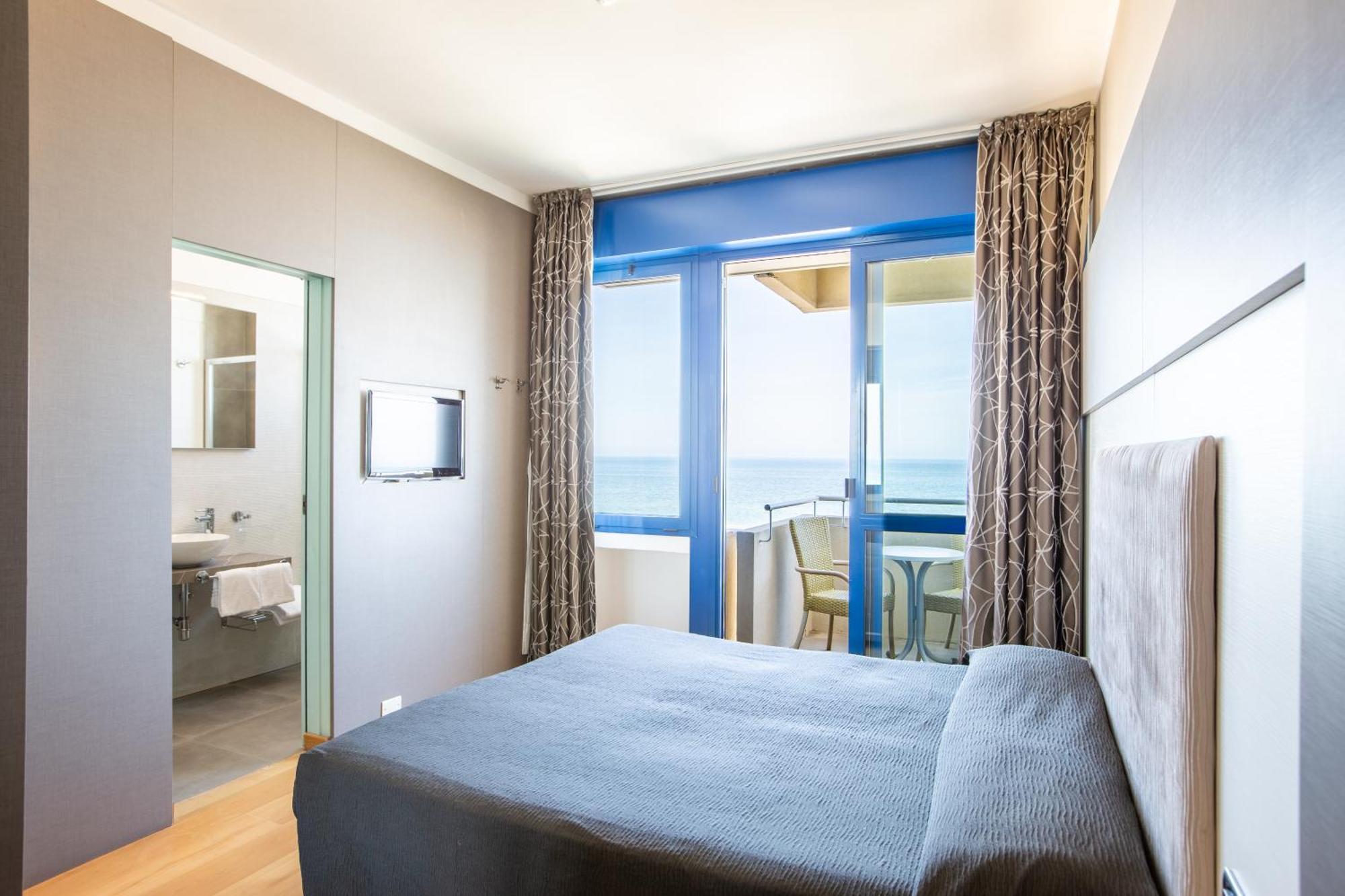 Hotel Baltic Riccione Esterno foto