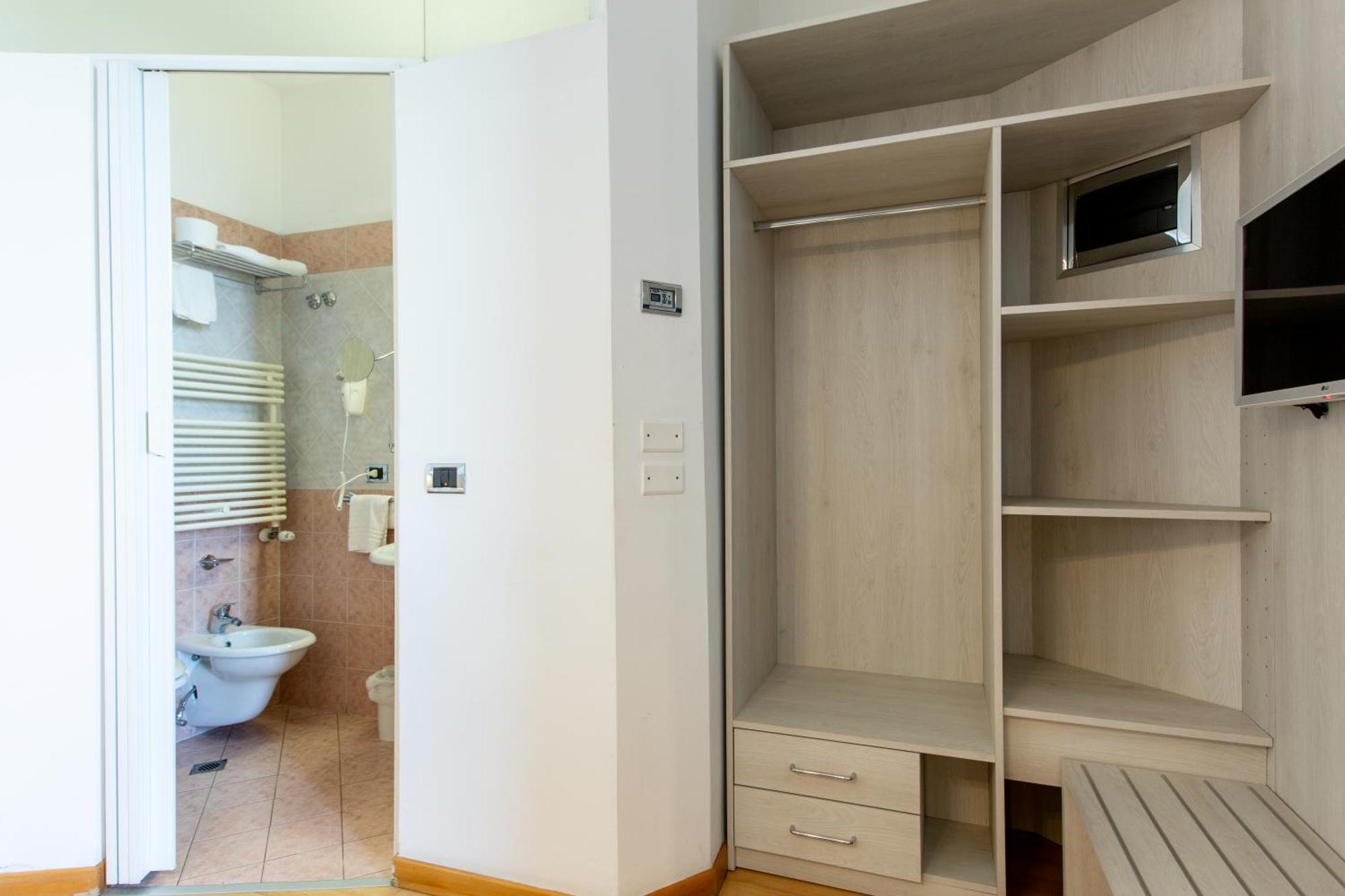 Hotel Baltic Riccione Esterno foto