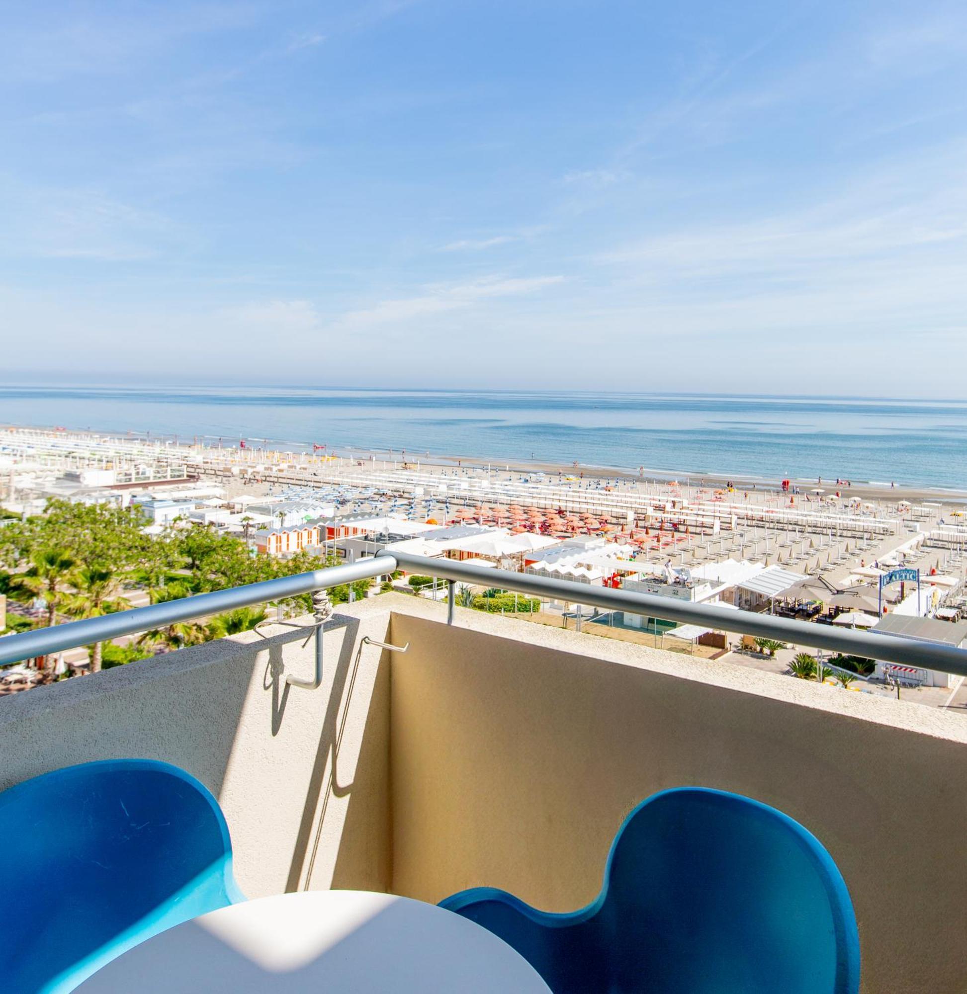 Hotel Baltic Riccione Esterno foto