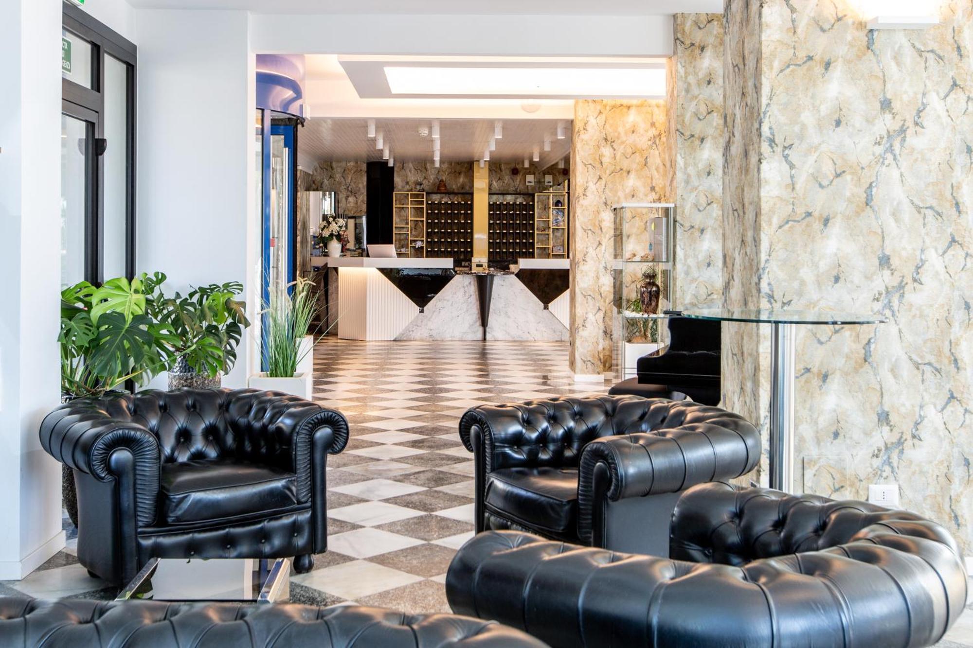 Hotel Baltic Riccione Esterno foto